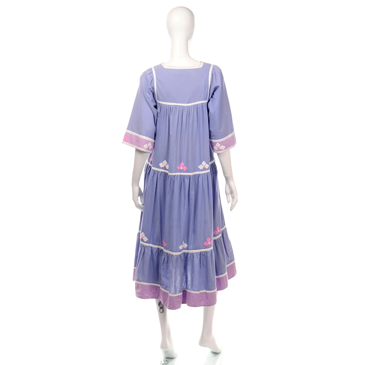 1960s Vintage Periwinkle Blue Vintage Cotton Dress with Applique