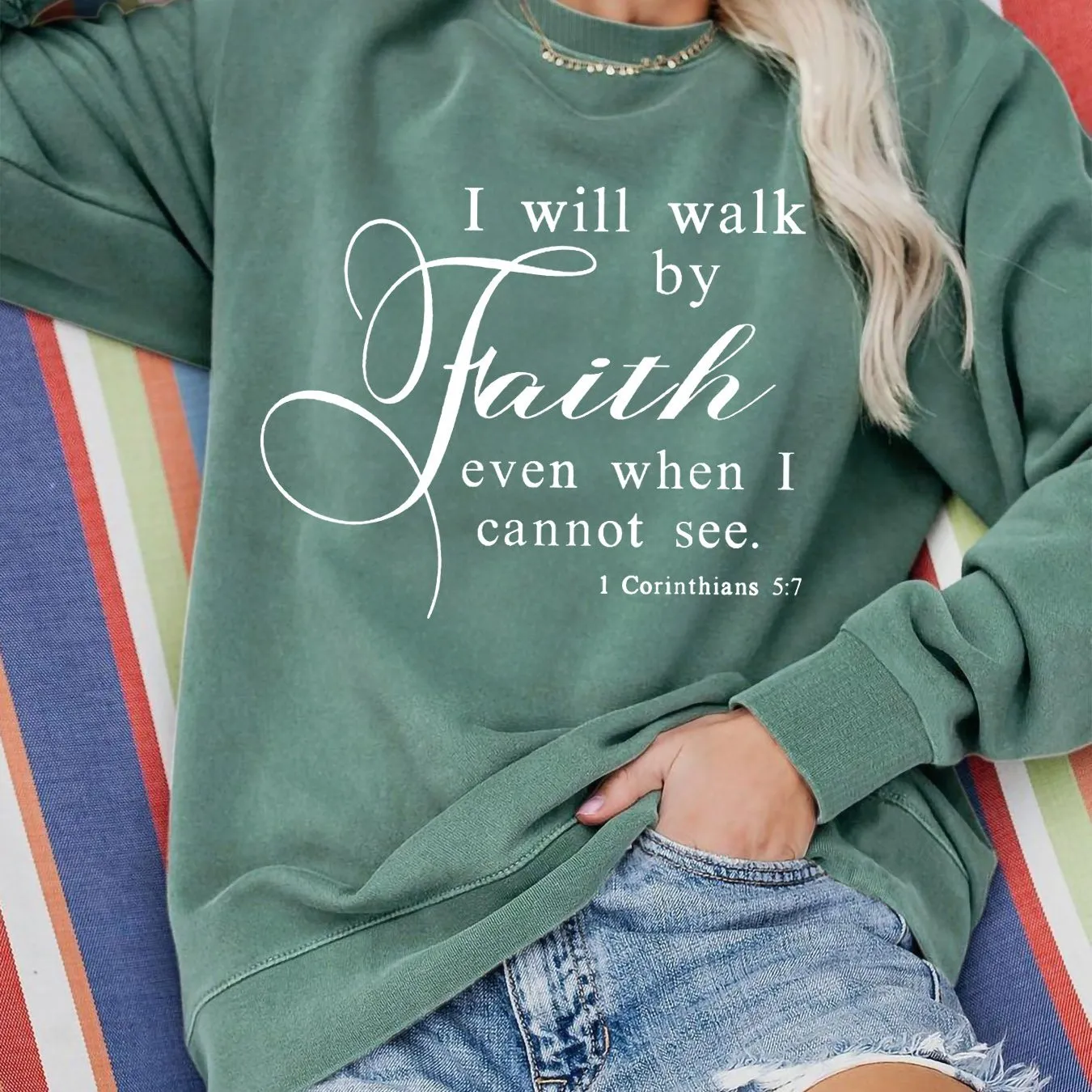 Faith Letter Print Crew Neck Sweatshirt - Soft, Comfortable, and Stylish Casual Wear for Fall and Spring - Womens Relaxed Fit Clothing with Crew Neck Design