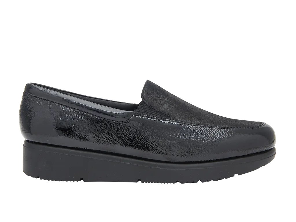 GILLY SLIP ON