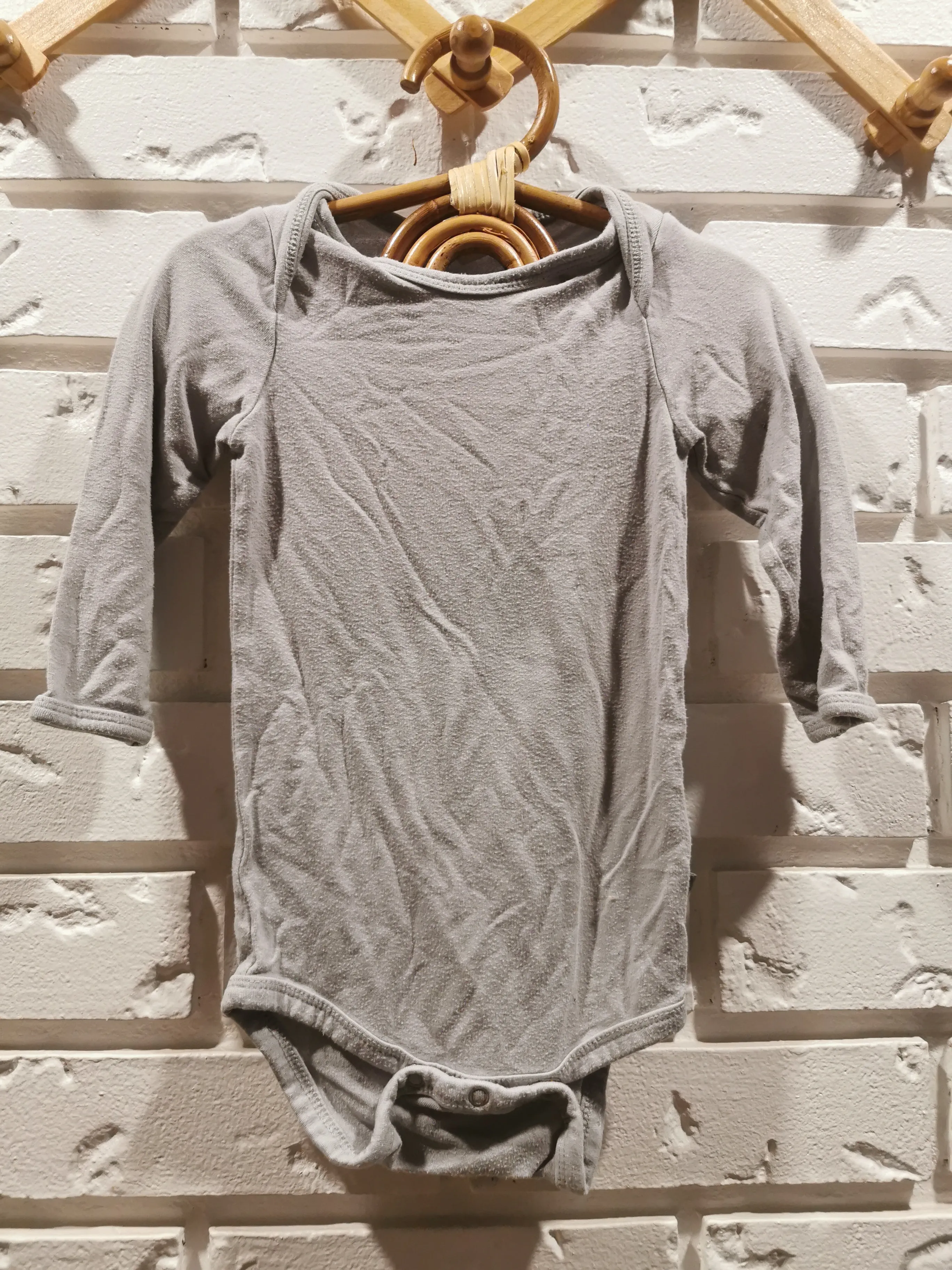 Kyte Baby Long Sleeve Bodysuit in Light Grey (3-6)
