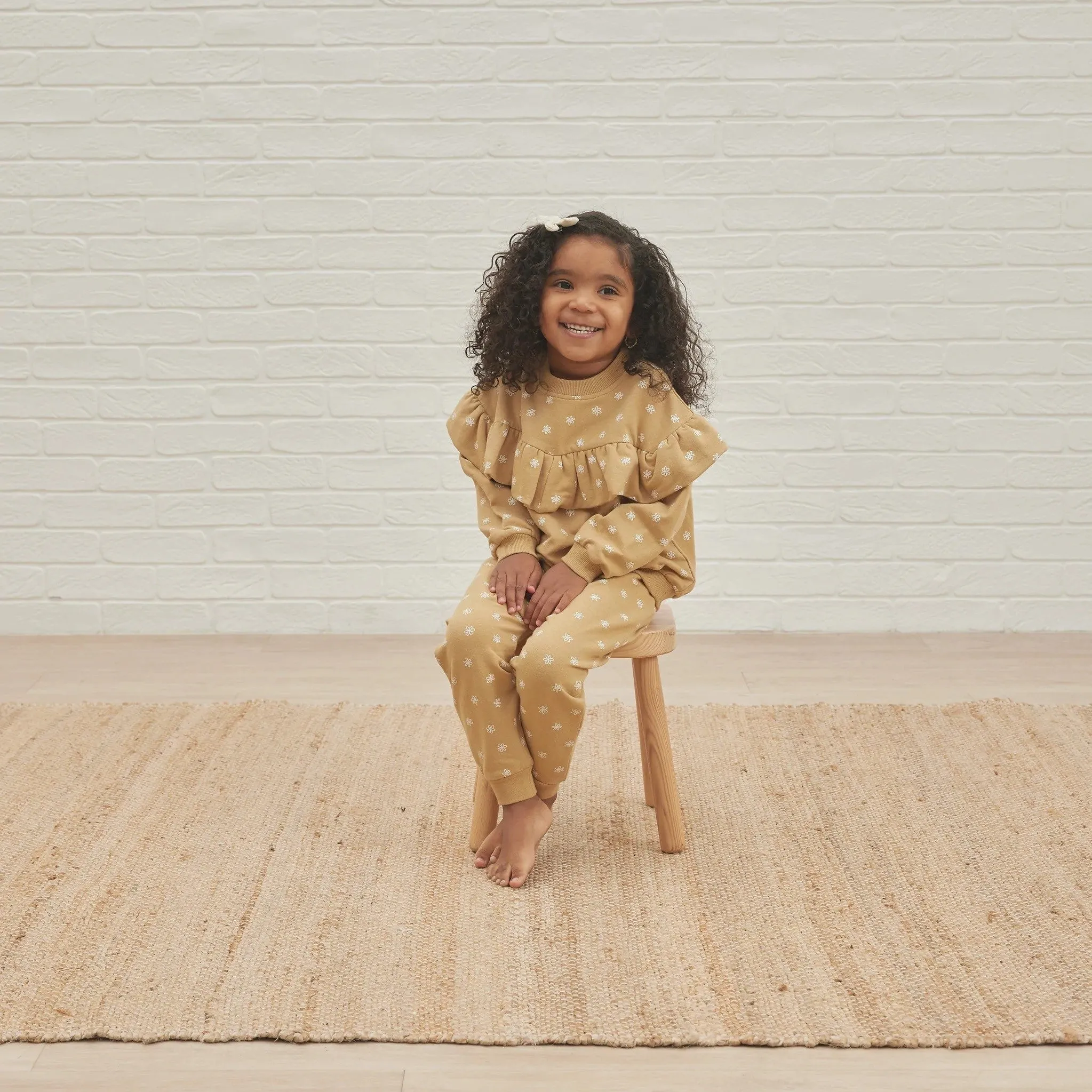 QUINCY MAE - Ruffle Fleece Sweatshirt | Daisy