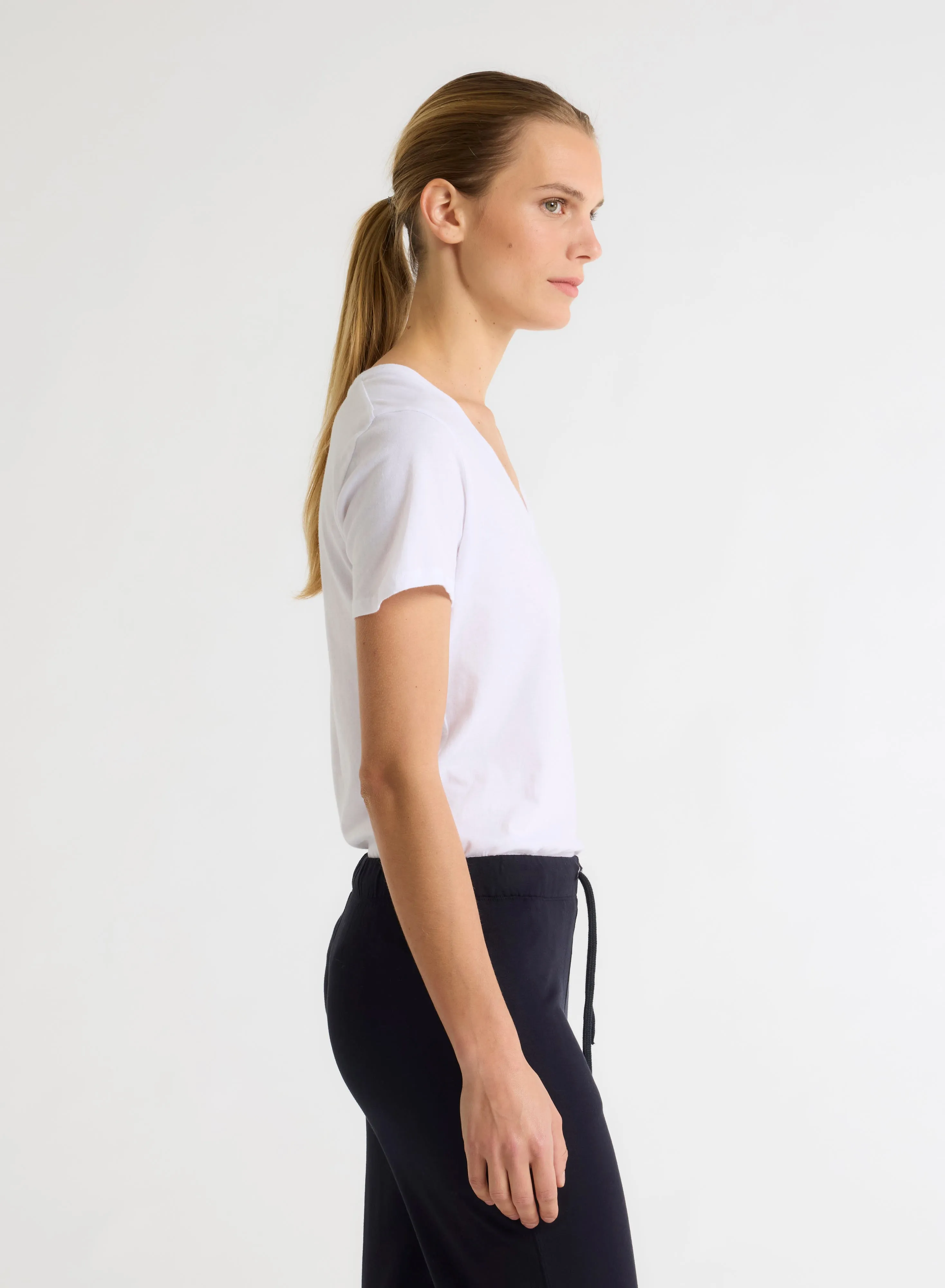 T-shirt Blanc Patty col V manches courtes en Coton
