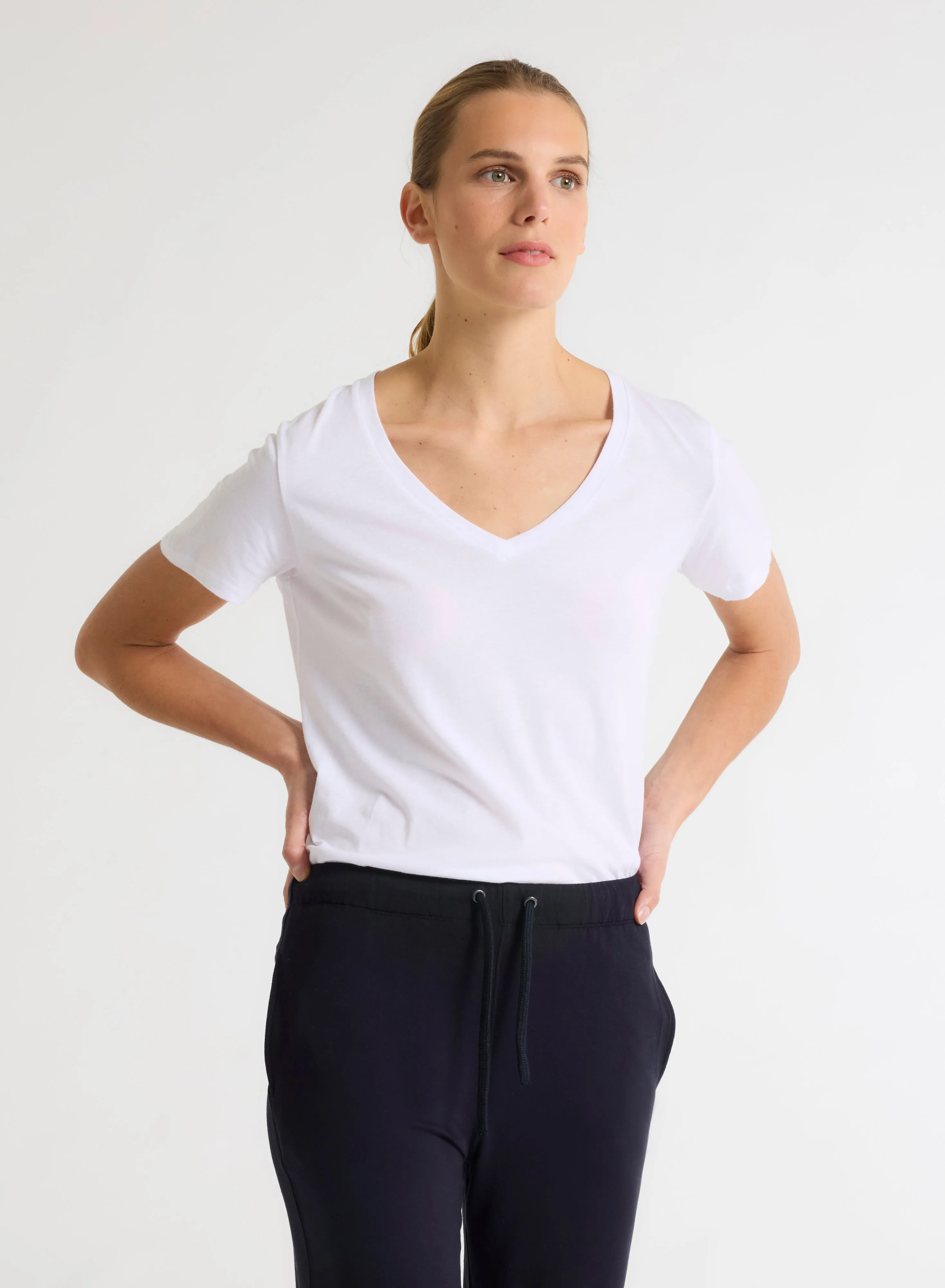 T-shirt Blanc Patty col V manches courtes en Coton