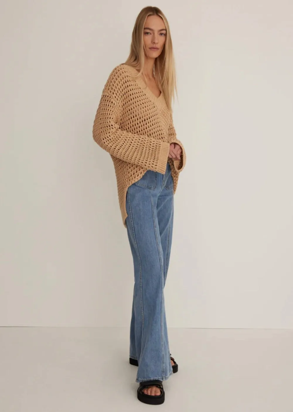Tully V-Neck Pullover Latte