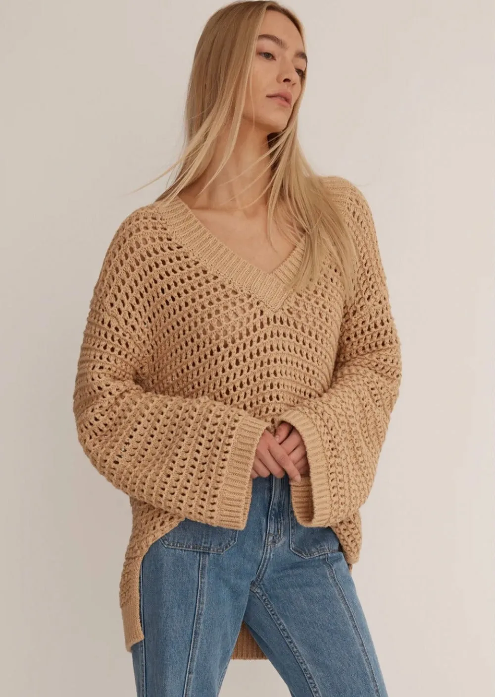 Tully V-Neck Pullover Latte
