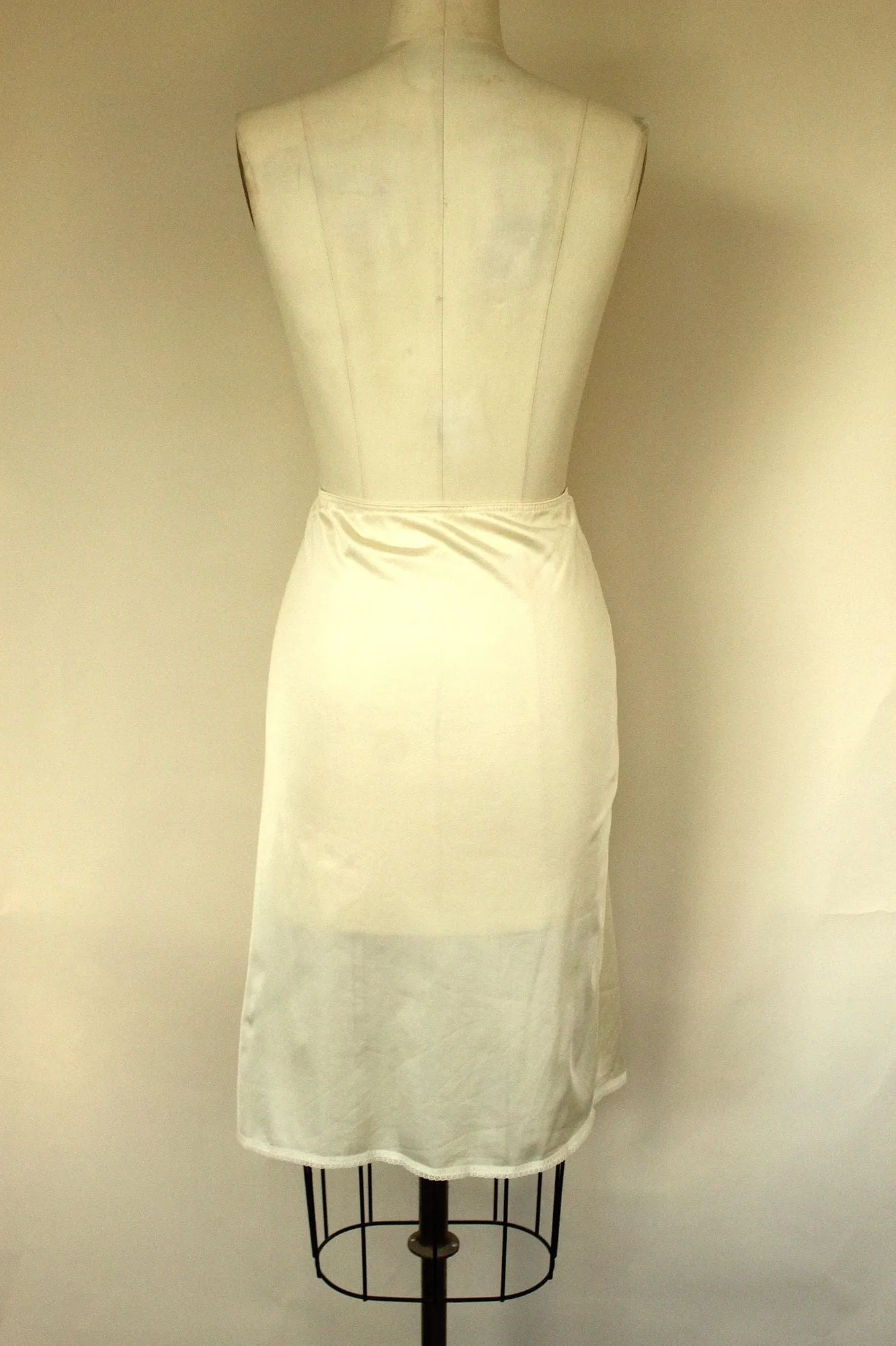 Vintage 1980s JC Penney Ivory Nylon Half Slip