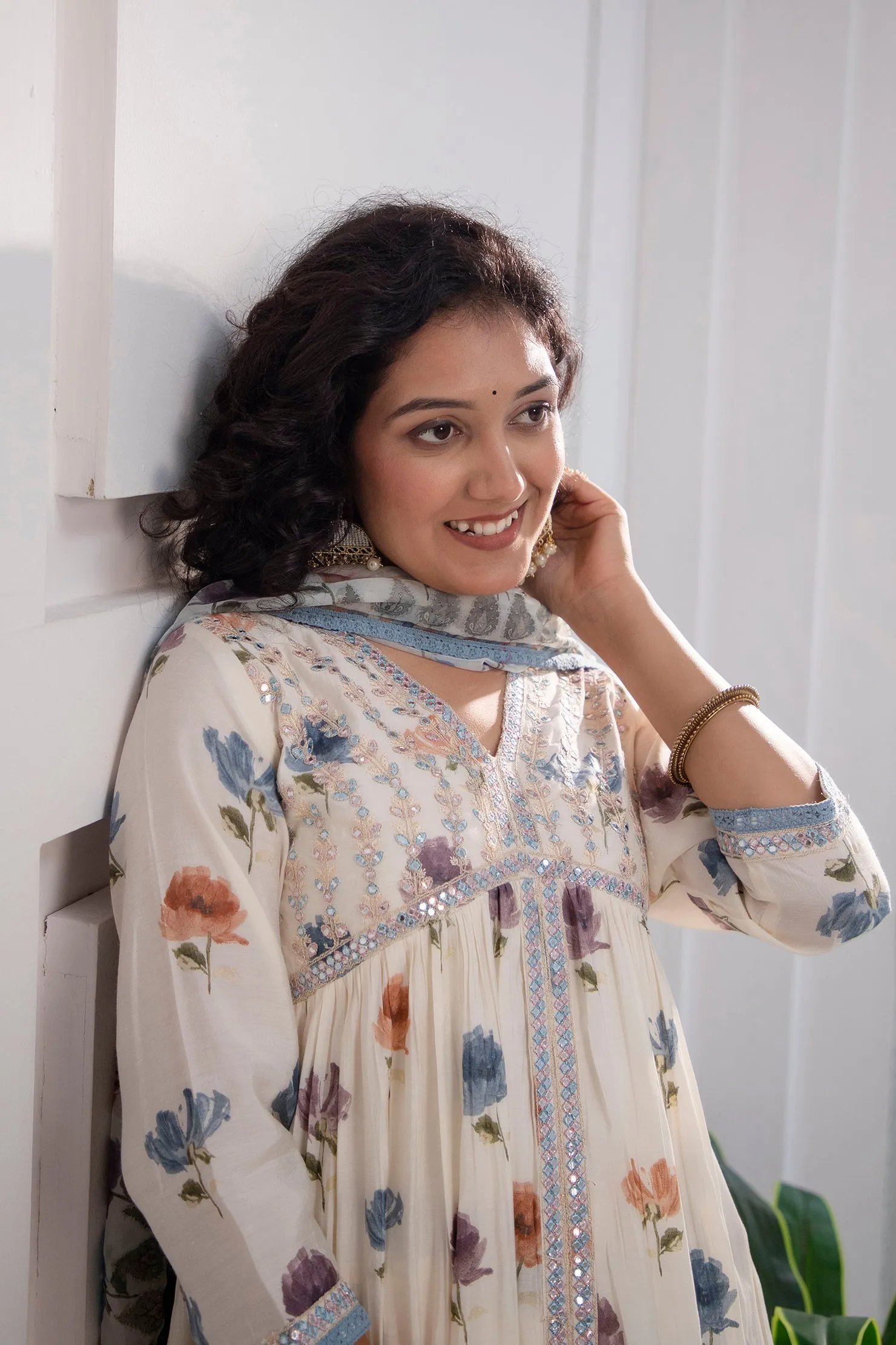 Women's Muslin Cream Alia Cut A-line Ethnic Set