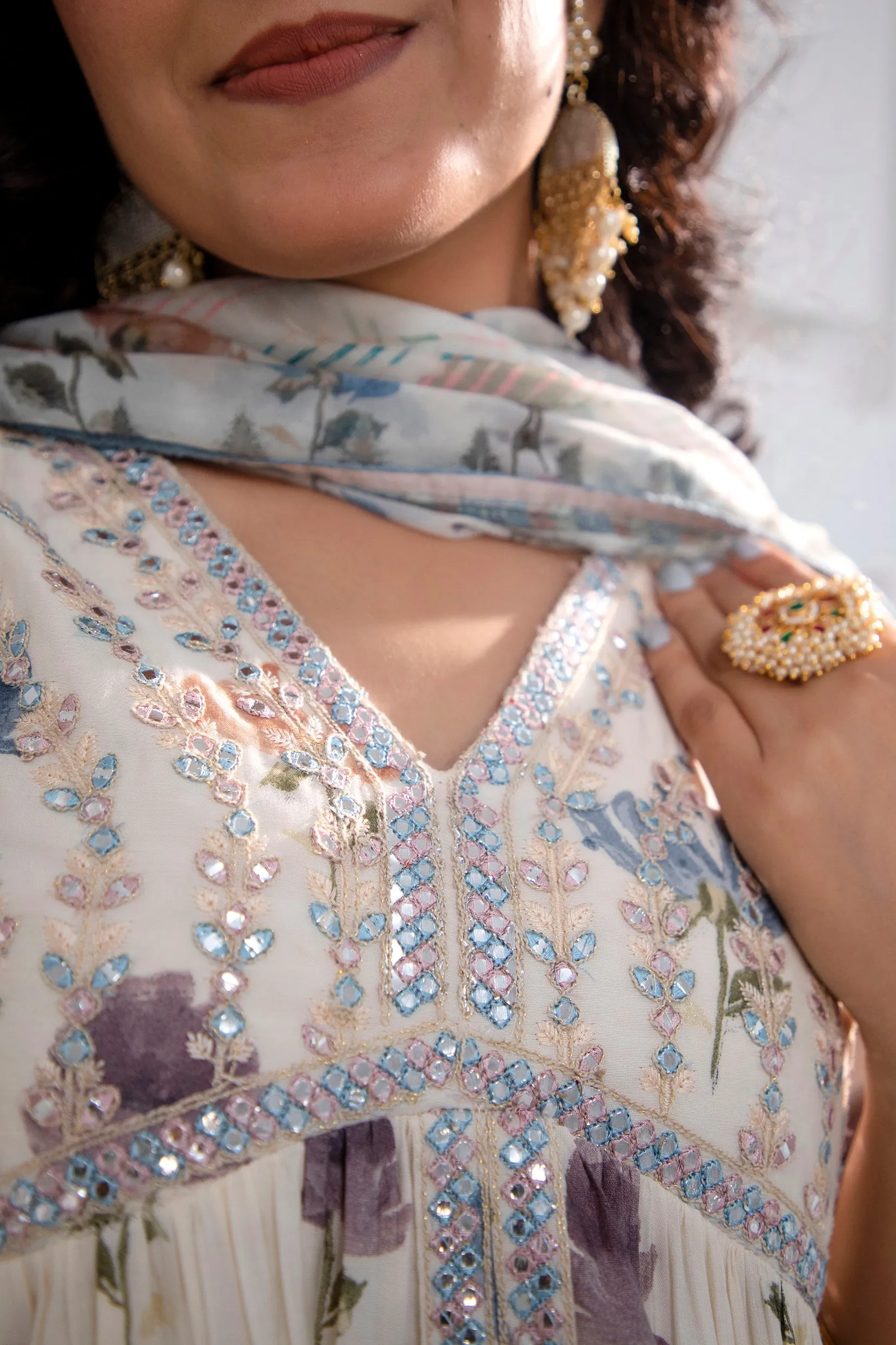 Women's Muslin Cream Alia Cut A-line Ethnic Set